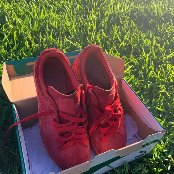 puma suede red splatter